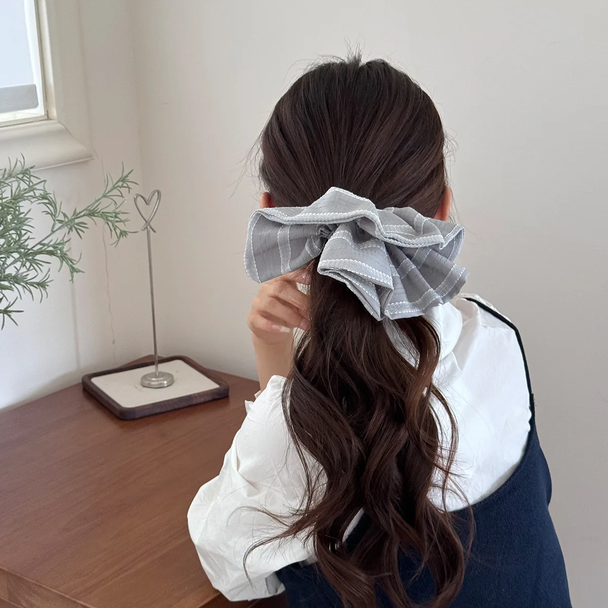 رباط شعر كبير مخطط بتصميم كوري على شكل ذيل حصان مطاطي مرن للنساء والفتيات ربطة عنق scrunchie أزياء كلاسيكية رائدة على الموضة kpop
