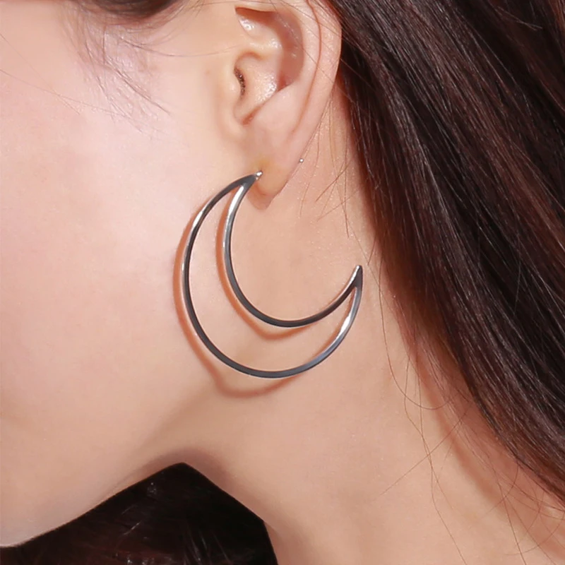 Minimalist Metal Moon Earrings for Women Vintage Hollow Out Crescent Drop Earrings Female Charm Jewelry Statement Accessories