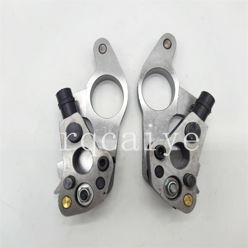 1 Pair 42.030.003 42.030.004 Bearing  Vibrator-type Dampening System Form Rollers GTO Printing Machine Parts