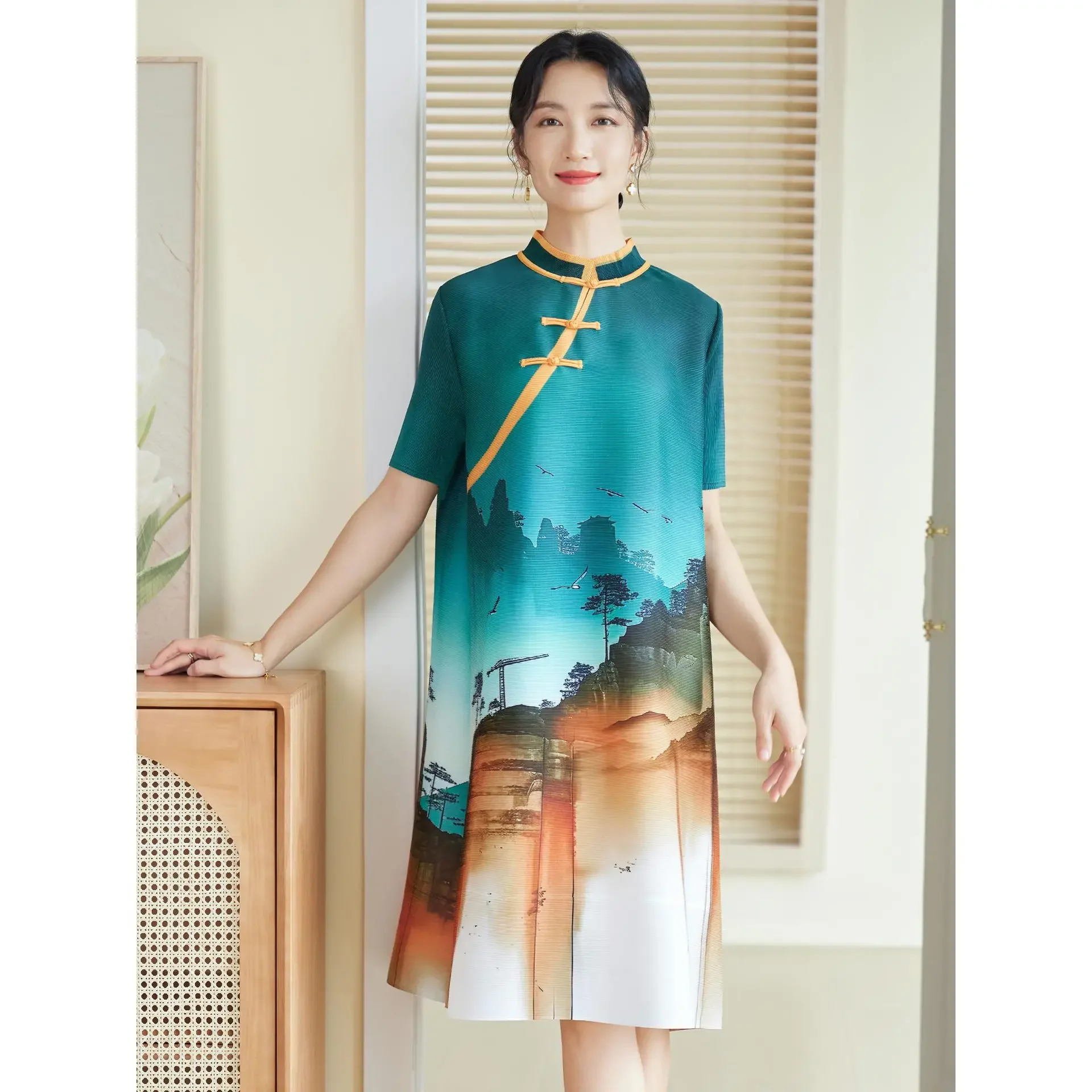 

High-end Dress with Miyake Pleats, Fashionable Print, Loose Large-sized, Fashionable Mid-length,2024 New Elegant Dresses Women