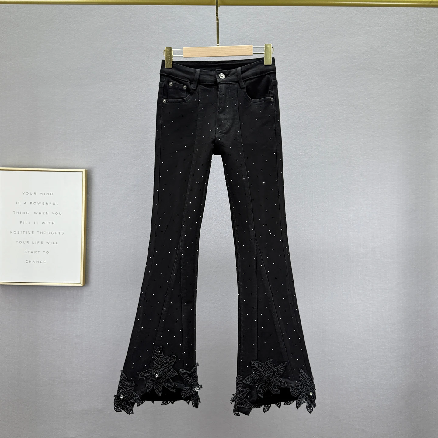 

Сверхмощные женские джинсы со стразами, длинные брюки, весна 2026, новые эластичные облегающие расклешенные брюки с высокой талией, тренд