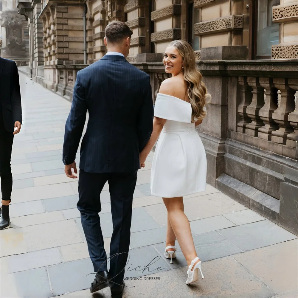 QICHE シンプルなサテンオフショルダーミニAラインウェディングドレス2026ストラップレスオープンバックパーティードレス Vestidos De Noiva カスタマイズ可能