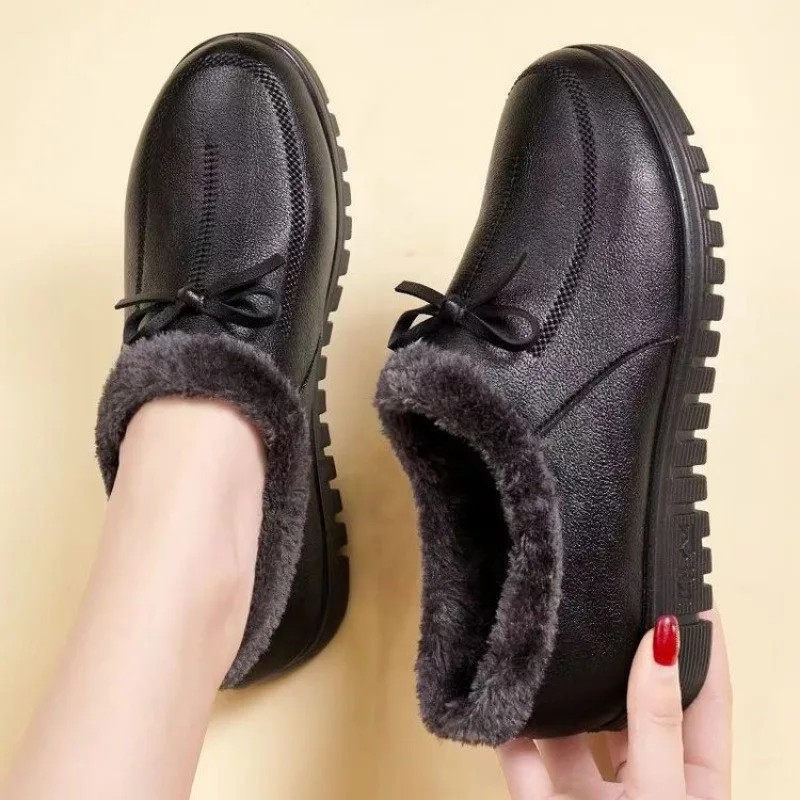 

Winter Hot Sales of Old Beijing Plus Velvet Casual Flat Bow Middle-aged and Elderly Mother Shoes Waterproof Cotton Shoes