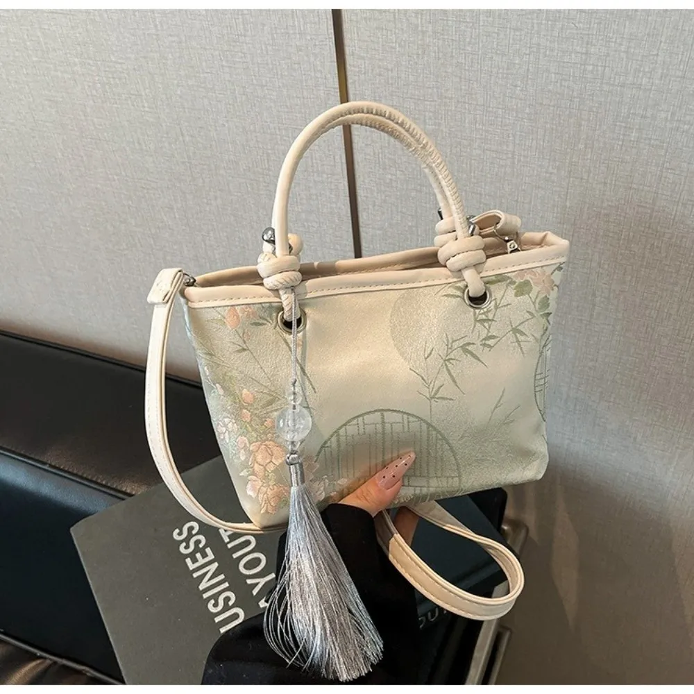 

​Ethnic Pattern Embroidery​ Embroidered Scenery Bag Chinese Style Small Capacity ​Tassel Decoration Bag​