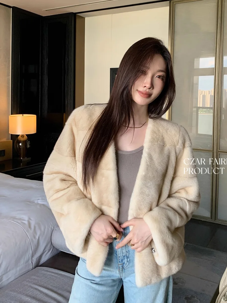 HDHOHR 2025 جديد 100% معطف فرو المنك الحقيقي المرأة موضة الأساسية الطبيعية فرو المنك سترات دافئة قصيرة رويال معطف الشتاء الأزرق