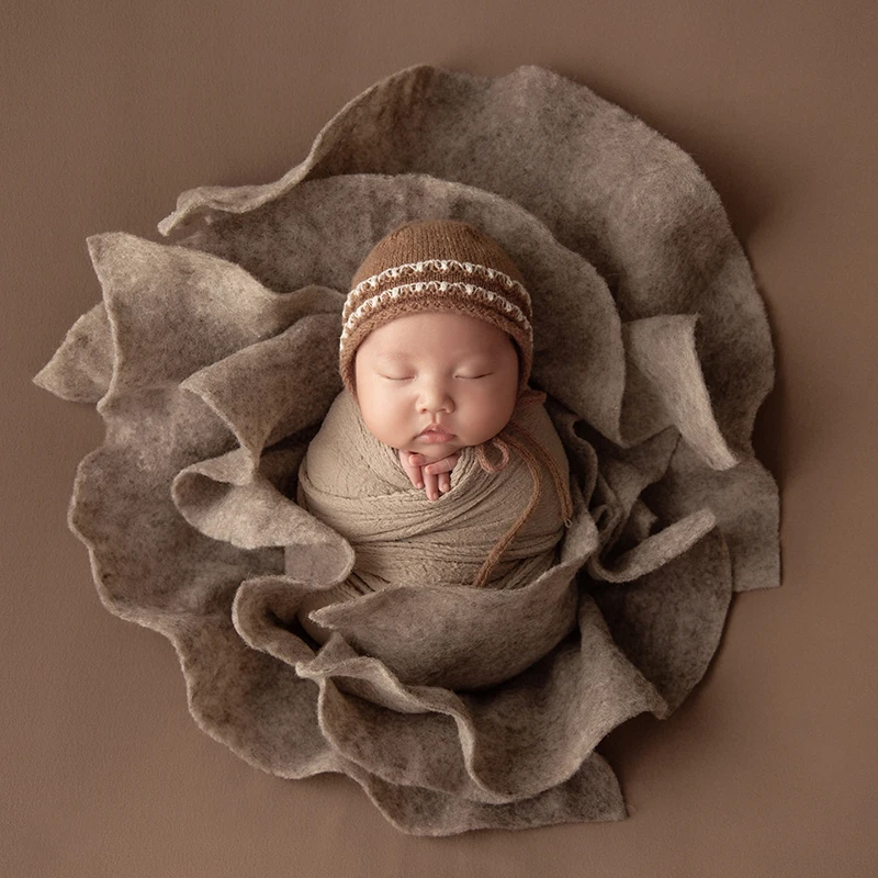 Pasgeboren Fotografie Kleurrijke Wollen Vilt Omwikkeld Baby Poseren Bloemblaadjes Verpakt Rekwisieten Studio Fotoschieten Mand Vulmiddel Accessoires