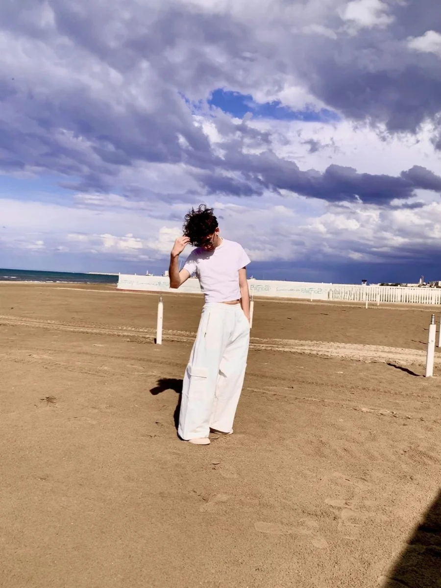 

Белая футболка из хлопка, повседневная летняя женская футболка, базовая модель, белая футболка, модная летняя футболка для женщин.