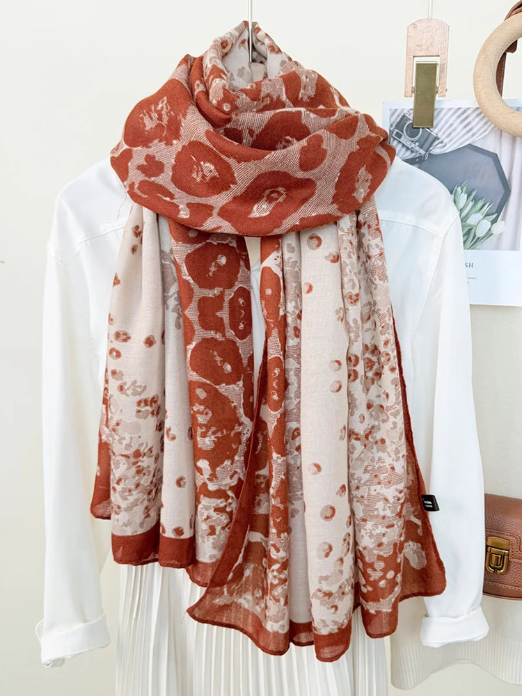 

Elegant Women Silk Scarf Beach Wrap Shawls Vintage Print Ladies Sunscreen Bandanas Hijab Mujer Bohemian Scarve Pareo Casual New
