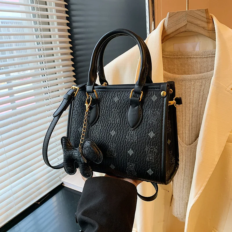 

Trendy Vintage Shoulder Bag, Women's Niche Design Casual Crossbody Purse, Day to Night Tote, Sling Bag, Minimalist Leather Bag