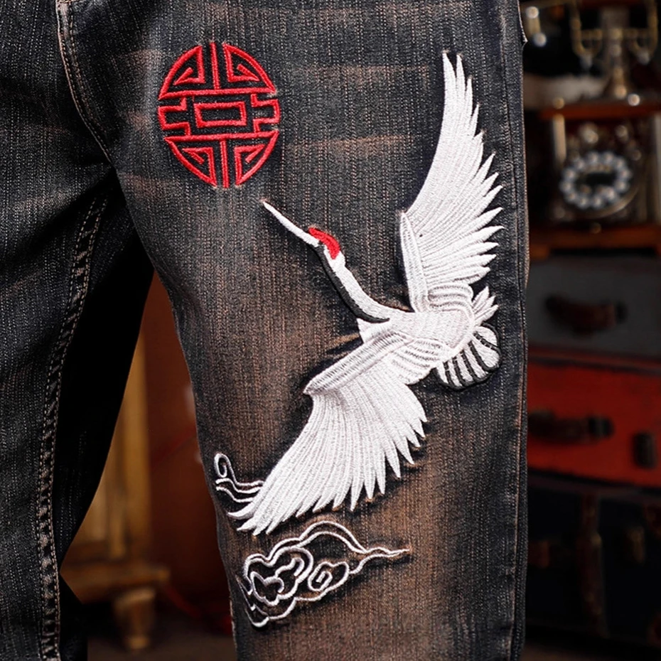 Vintage Moto Biker Jeans Men 44 Plus Size Multi-pocket Cargo Denim Pants Fashion Casual Crane Embroidery Jeans Straight Pants
