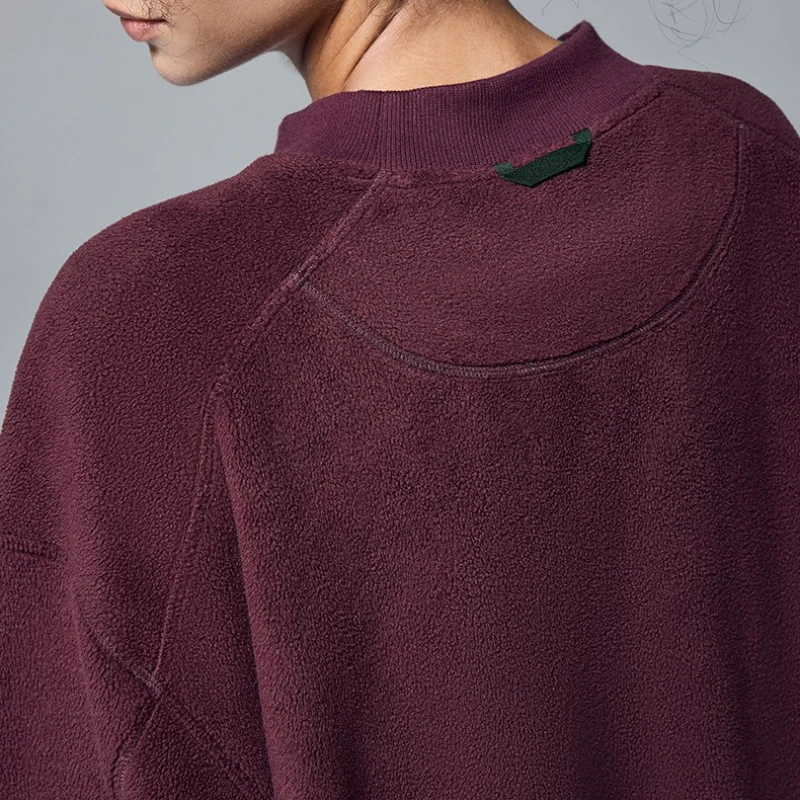 سويت شيرت رجالي من الصوف الربيعي 2025: رقبة دائرية مدببة، جيب بشريط سميك، وفضفاض على طراز الشارع #5