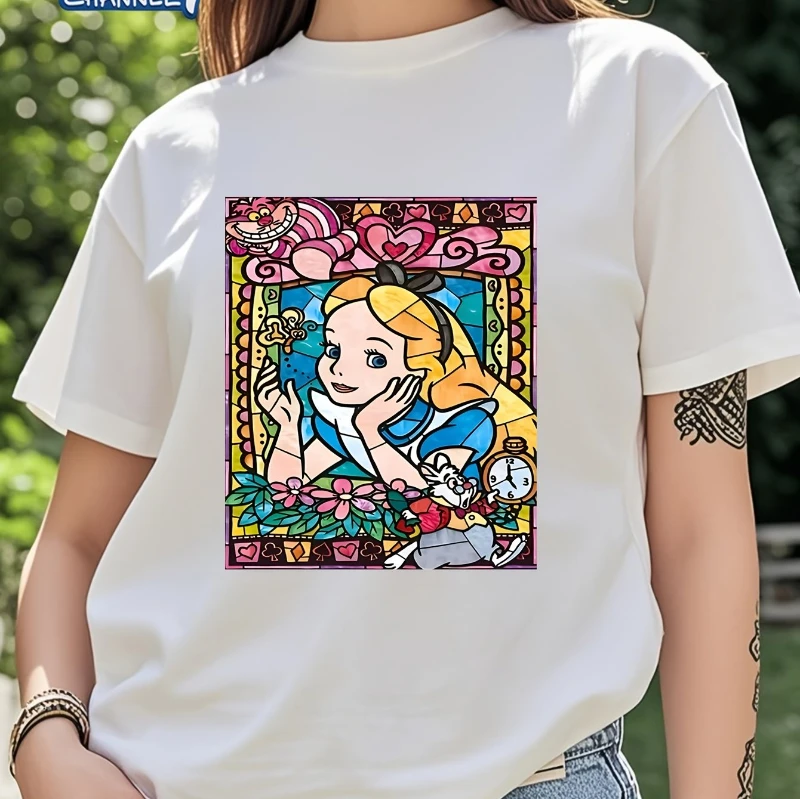 

Женская футболка Disney с принтом и красочным узором «Алиса в стране чудес», осенняя удобная хлопковая футболка для отдыха и спорта с короткими рукавами