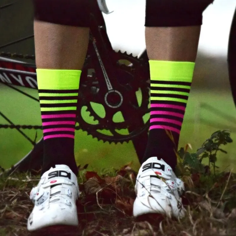 스포츠 러닝 농구 등산 사이클링 양말 통기성 땀 흡수 빠른 건조 형광 색상 남성과 여성