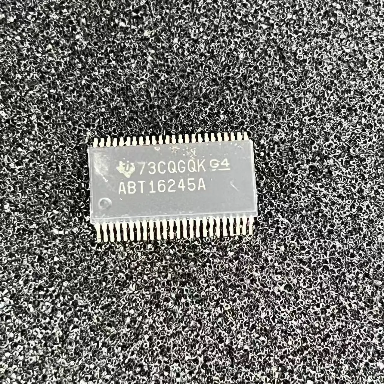 ABT16245A SN74ABT16245ADLR 74ABT16245ADLR New Original In Stock