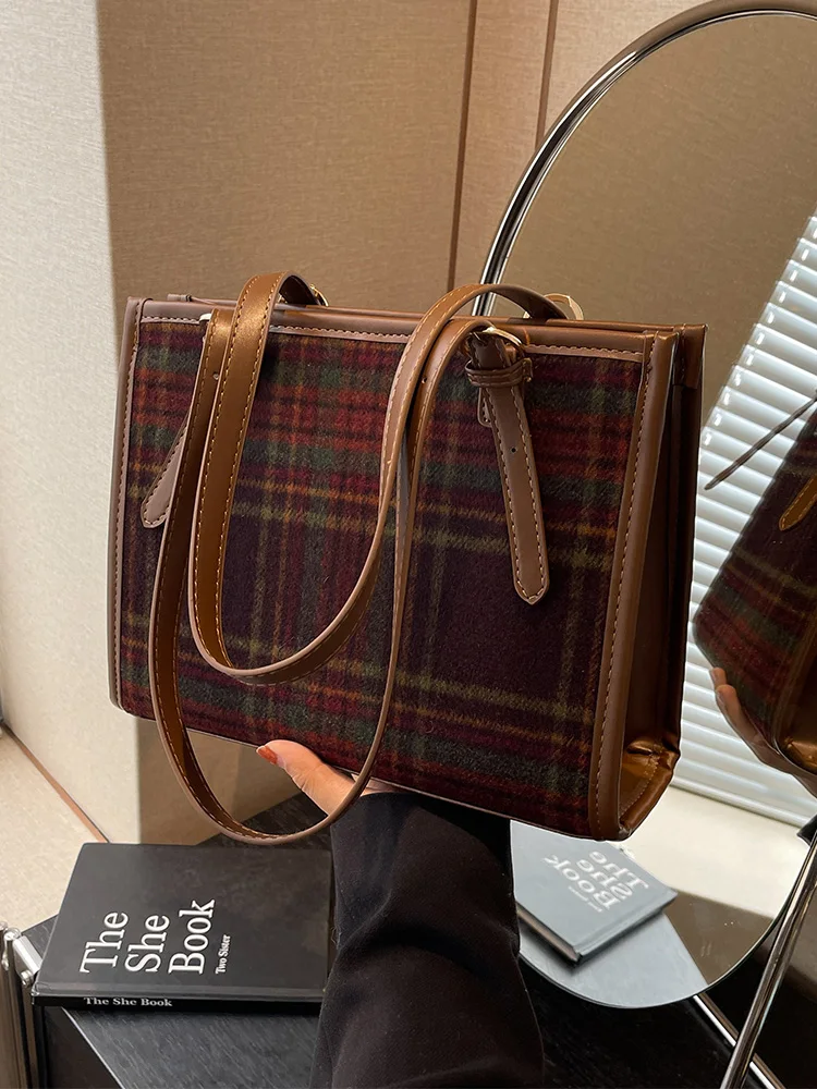 Fashion Tweed Commuter Tote Bag For Women 2023 Trendy Large Capacity Plaid Single Shoulder Pack Autumn Winter Underarm Bag