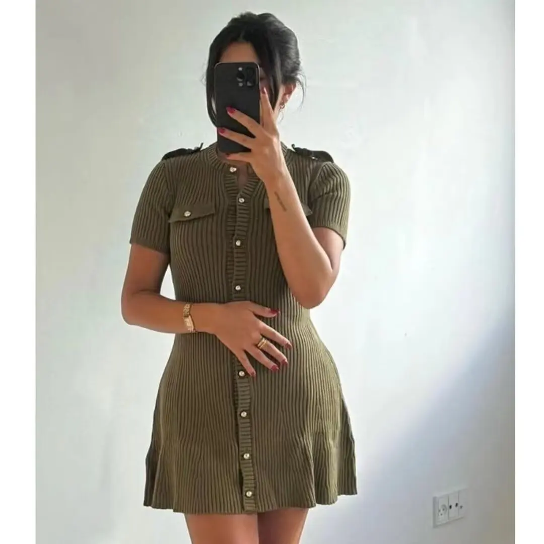 

Sweater short sleeved dress 2024 autumn/winter new French ribbed knitted slim fit and slimming temperament women's dress