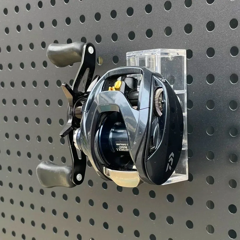 Acrylic Material Fishing Reel Holder Universal Design Quick-Release Fishing Reel Organizer Wall Mounted 1pcs