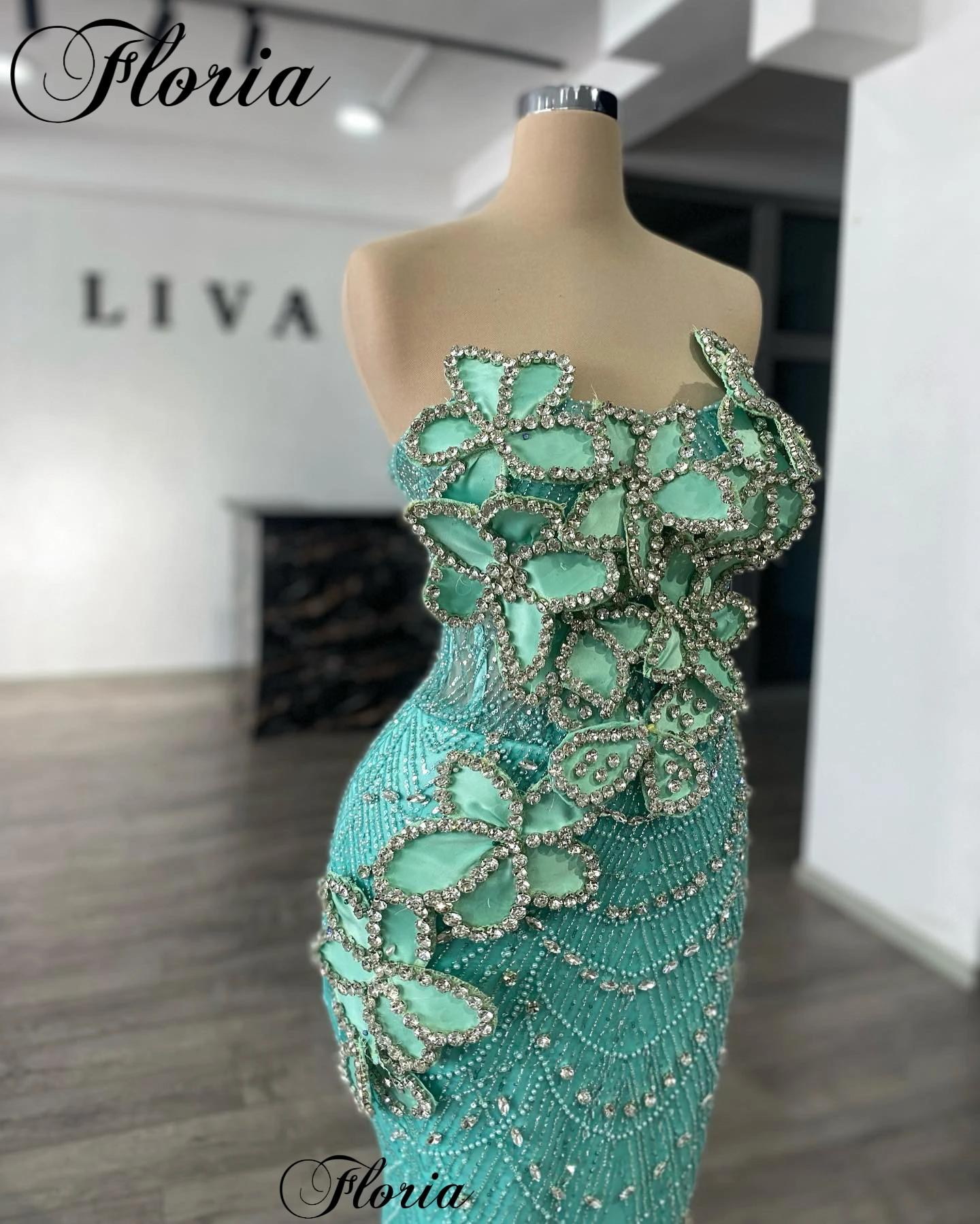 Mint Green Beaded Evening Dresses Mermaid Strapless Fashion Prom Party Dresses With Crystals Vestidos De Gala Celebrity Dresses