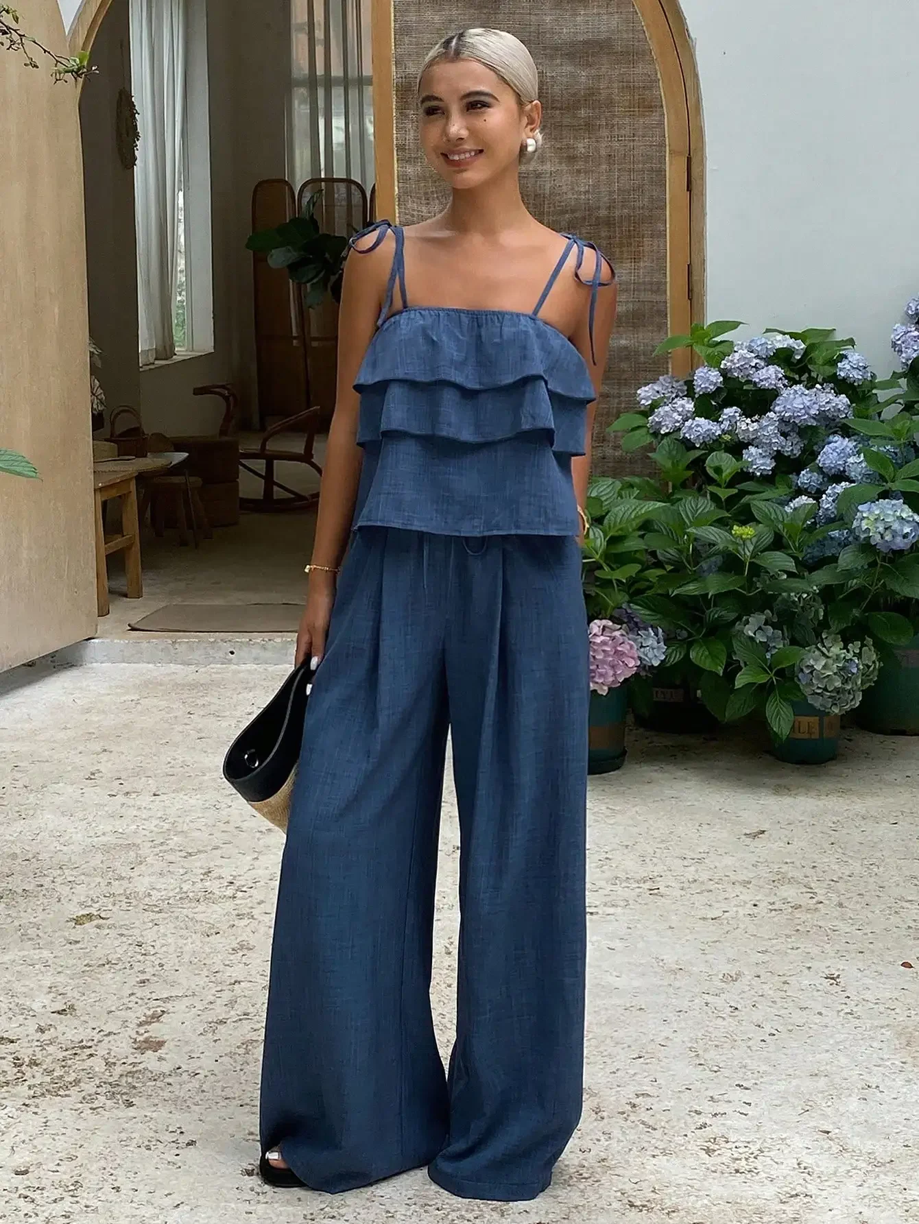 

Топ с рюшами и широкие брюки с завышенной талией на завязках, повседневный летний комплект из двух предметов