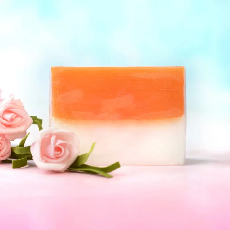 Kojic Acid and Glutathione Soap Cleansing and Bathing Essential Oil Soap Two-In-One Plant Essential Oil Soap Body Care Soap Containing Sweet Orange Essential Oil Vc to Brighten Skin 100g
