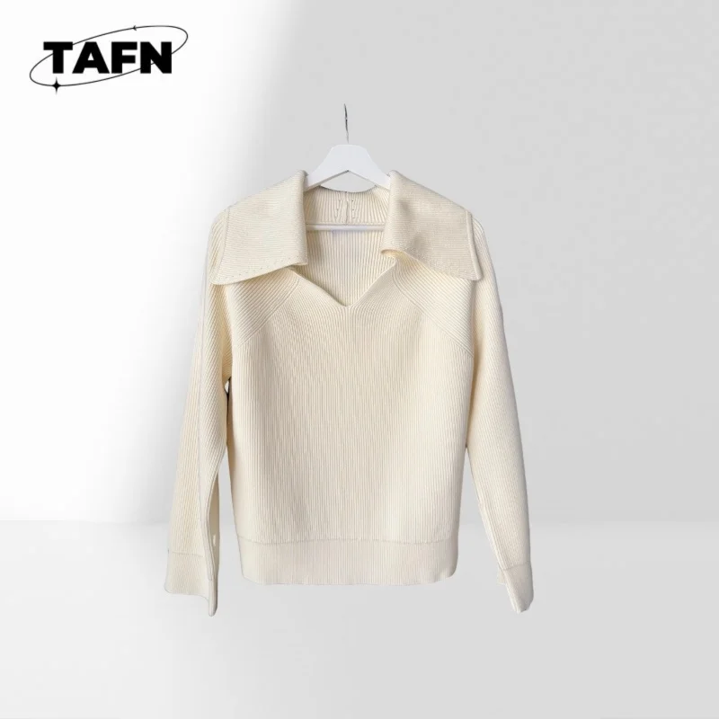 

Casual Women's Long Pants Set – Fashionable and Comfortable Relaxed Women's Jogger Pants Set for Easygoing Days AJ2817