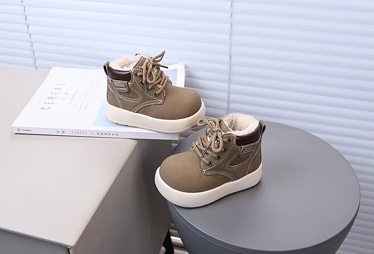 2026 Herbst Winter Kinderstiefel Warme Plüschstiefel für Jungen und Mädchen, Modische Kinder-Freizeitschuhe, Stiefel für Kinder Größe 21-30 – Detail 19