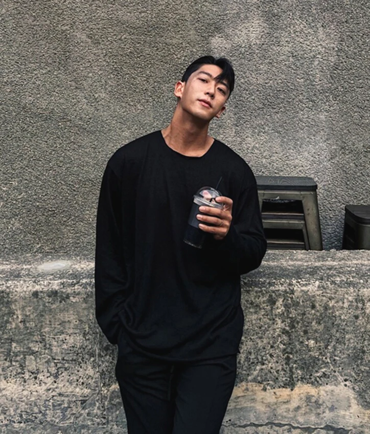 Laid-back Style Hollow out Ice Silk Knitted Long Sleeve T-shirt Men Cool Breathable Loose Fit Pull over Outdoor Sports Sun Pr...