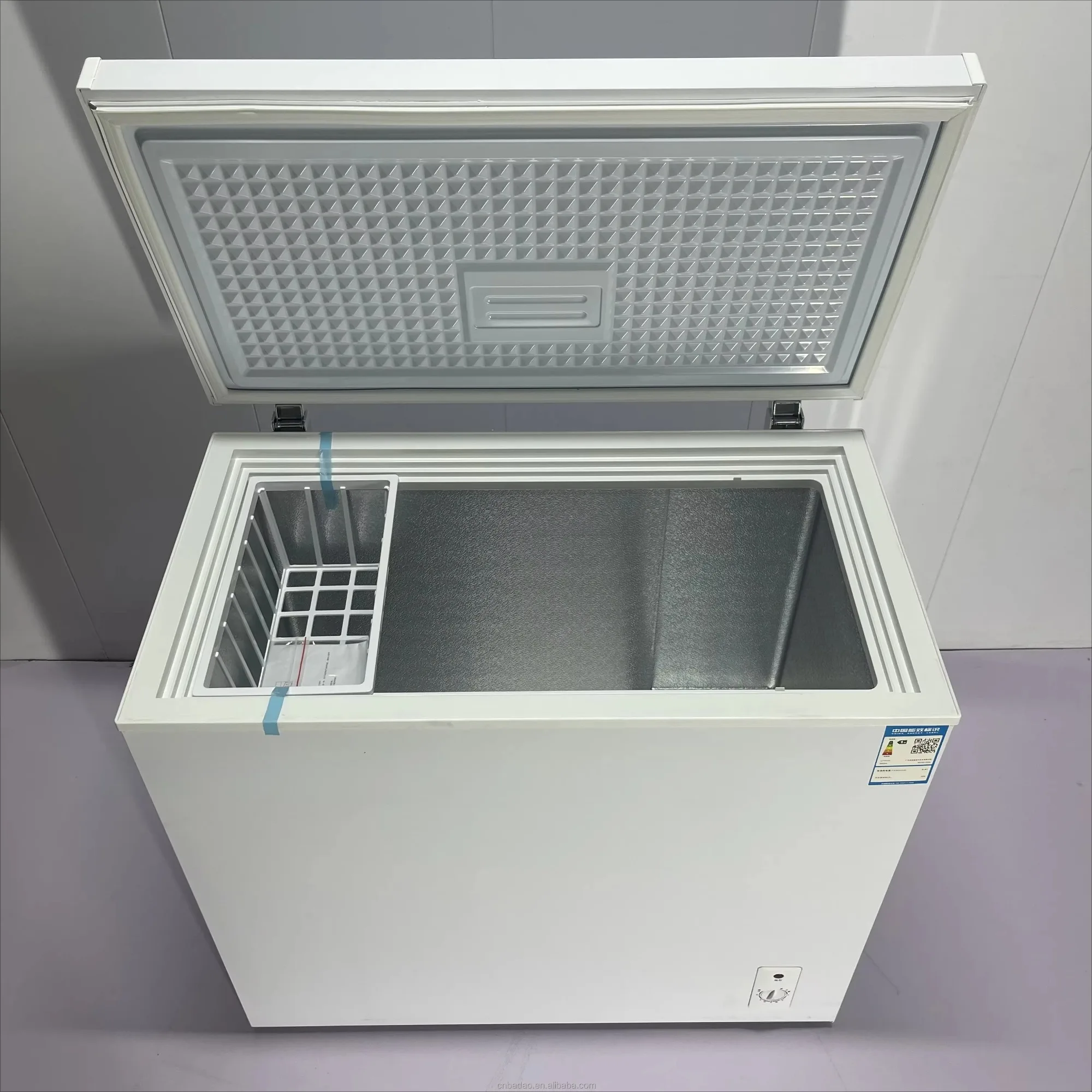 New 228 Litre 1-Door Commercial Chest Deep Freezer Home Deep Freezer with Basket