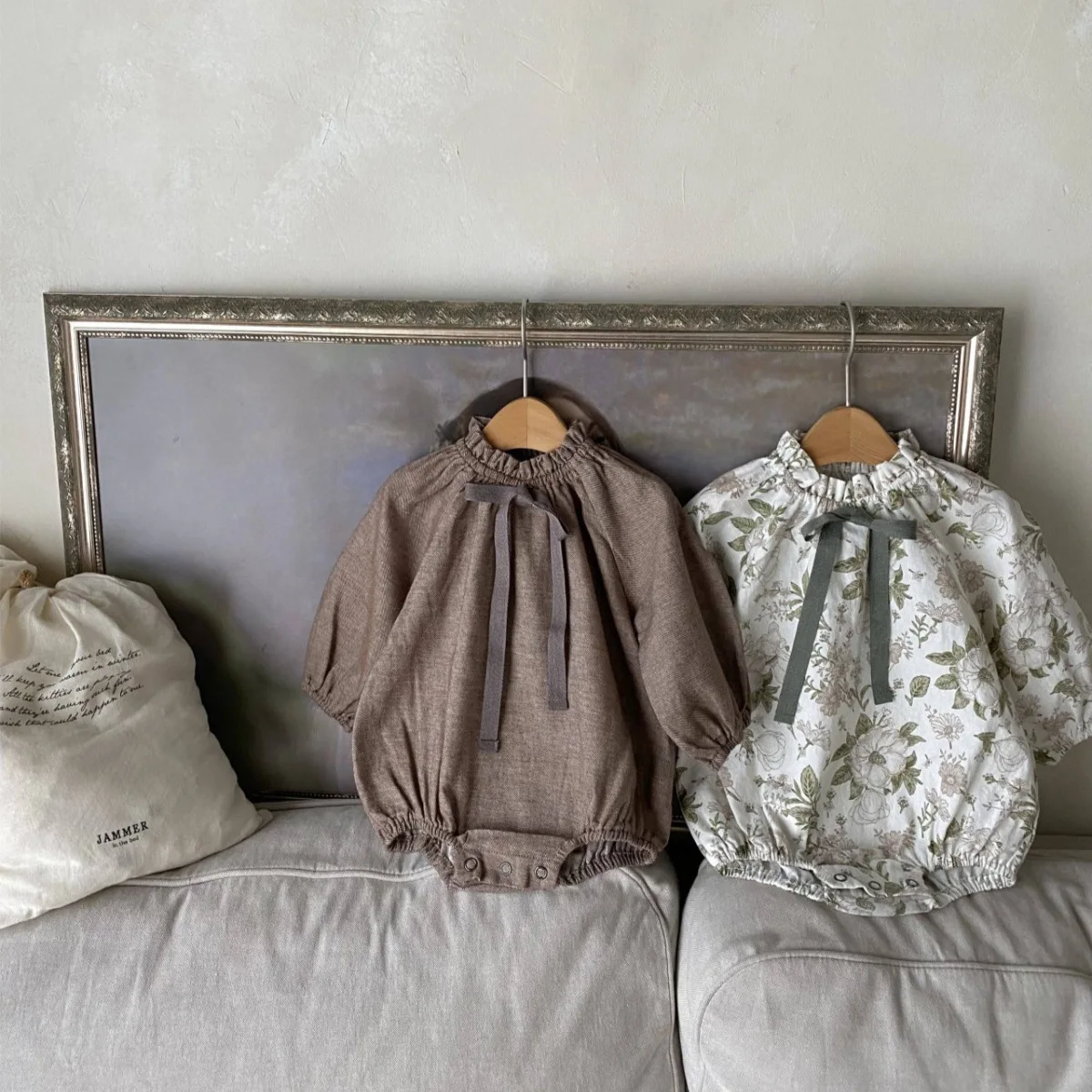 

Новые детские комбинезоны для девочек 2026: Цветочные ромперы, боди с бантом и цветами, цельные комбинезоны для новорожденных, ползунки