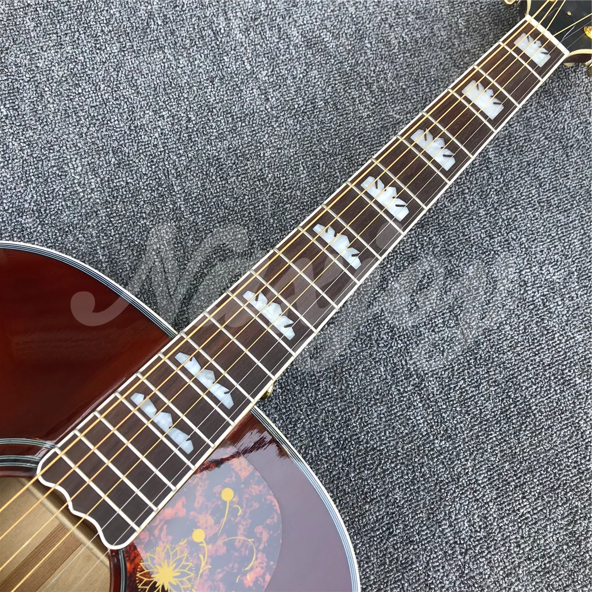 2025 غروب الشمس 43 "الصلبة شجرة التنوب الصوتية الغيتار مخصص خشب القيقب جامبو الجسم الغيتار