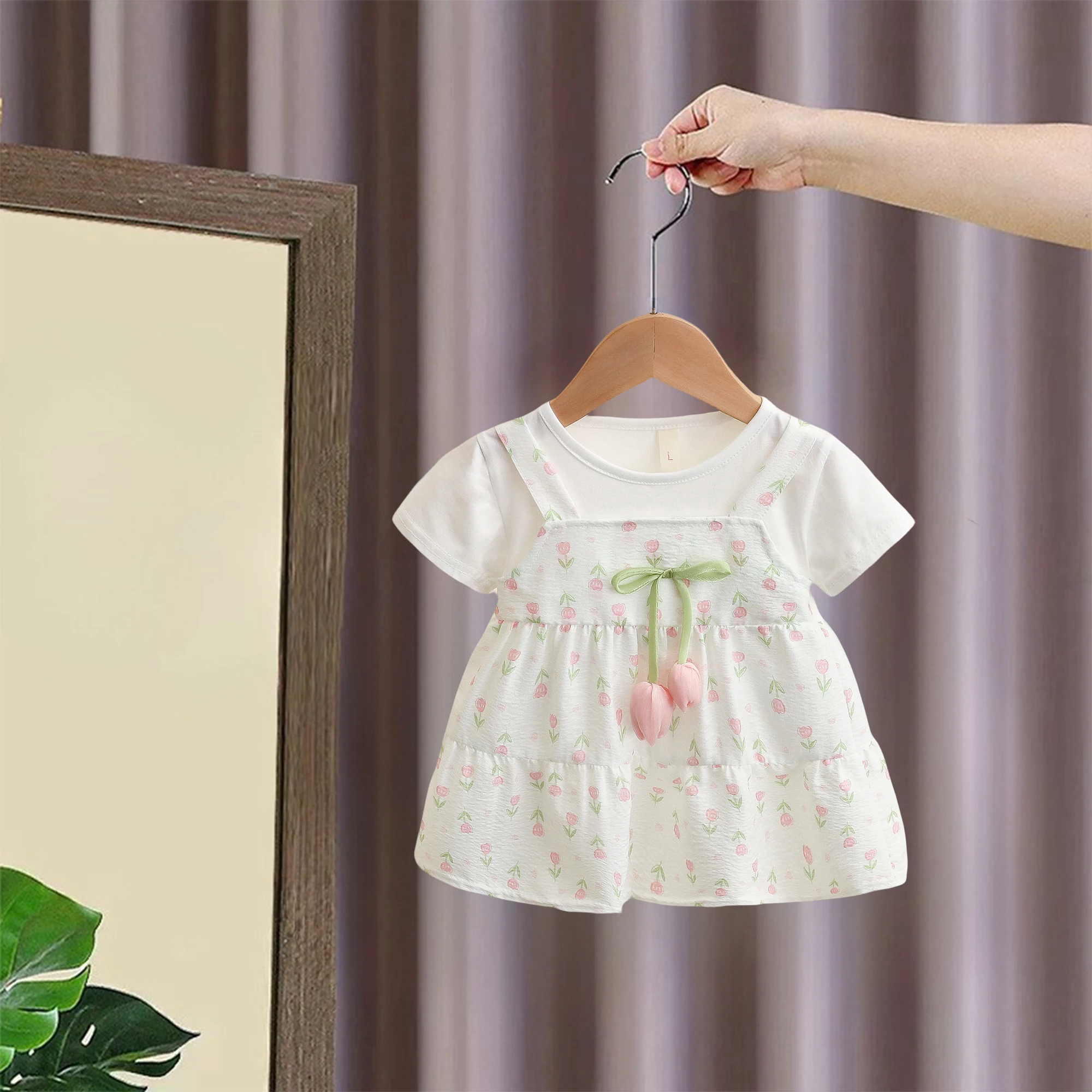 

Girls' Summer Two Small Flower Bud Decorations Small Round Neck Dress With Printed Small Flowers Short Sleeved Casual Dress