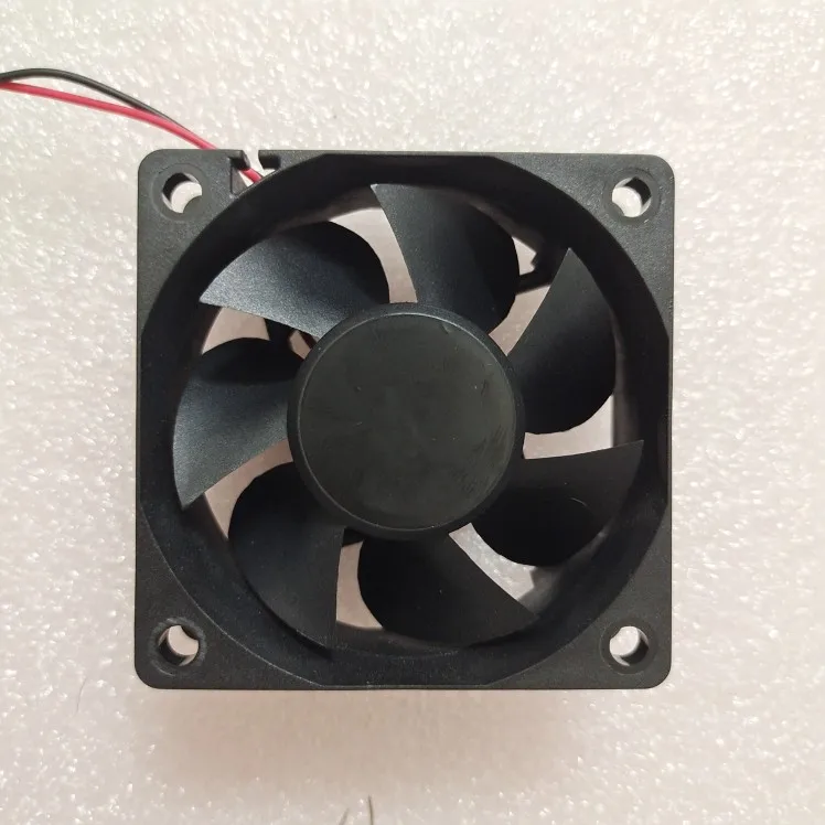 SUNON KDE2406PTV1 DC 24V 1.9W 80x80x25mm Ventilateur de refroidissement de serveur à 2 fils