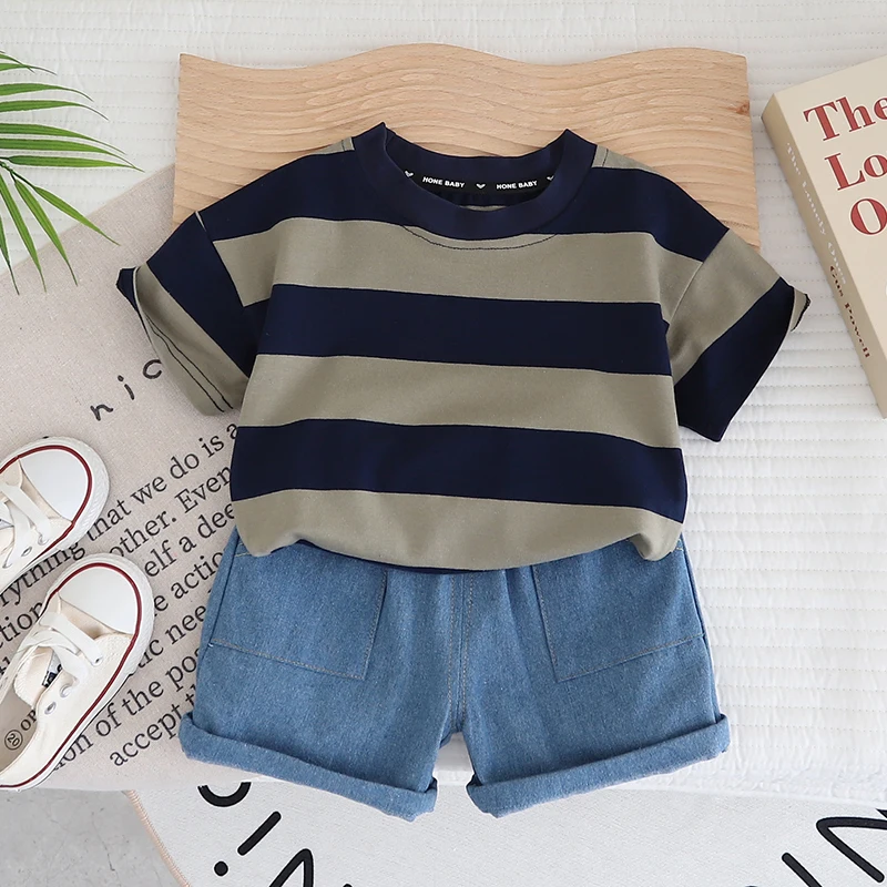 0-5 year old baby boy clothes set summer solid color striped casual children\'s short sleeves + fashionable handsome shorts two-p