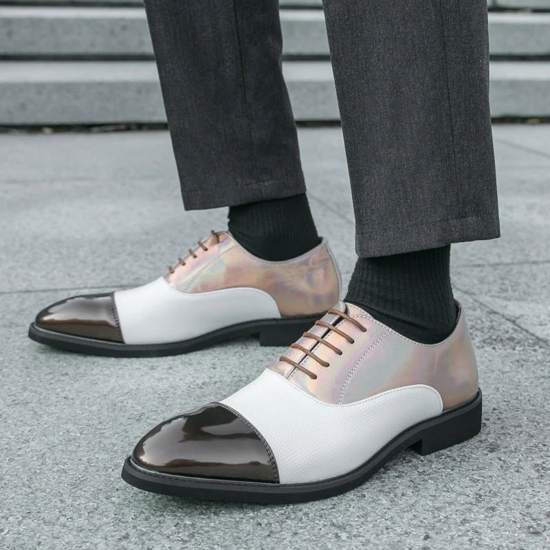 2025 Autunno Nuove scarpe in pelle transfrontaliere per uomo Casual One Step Stepping British Business Formale Set di grandi dimensioni in pelle Sho