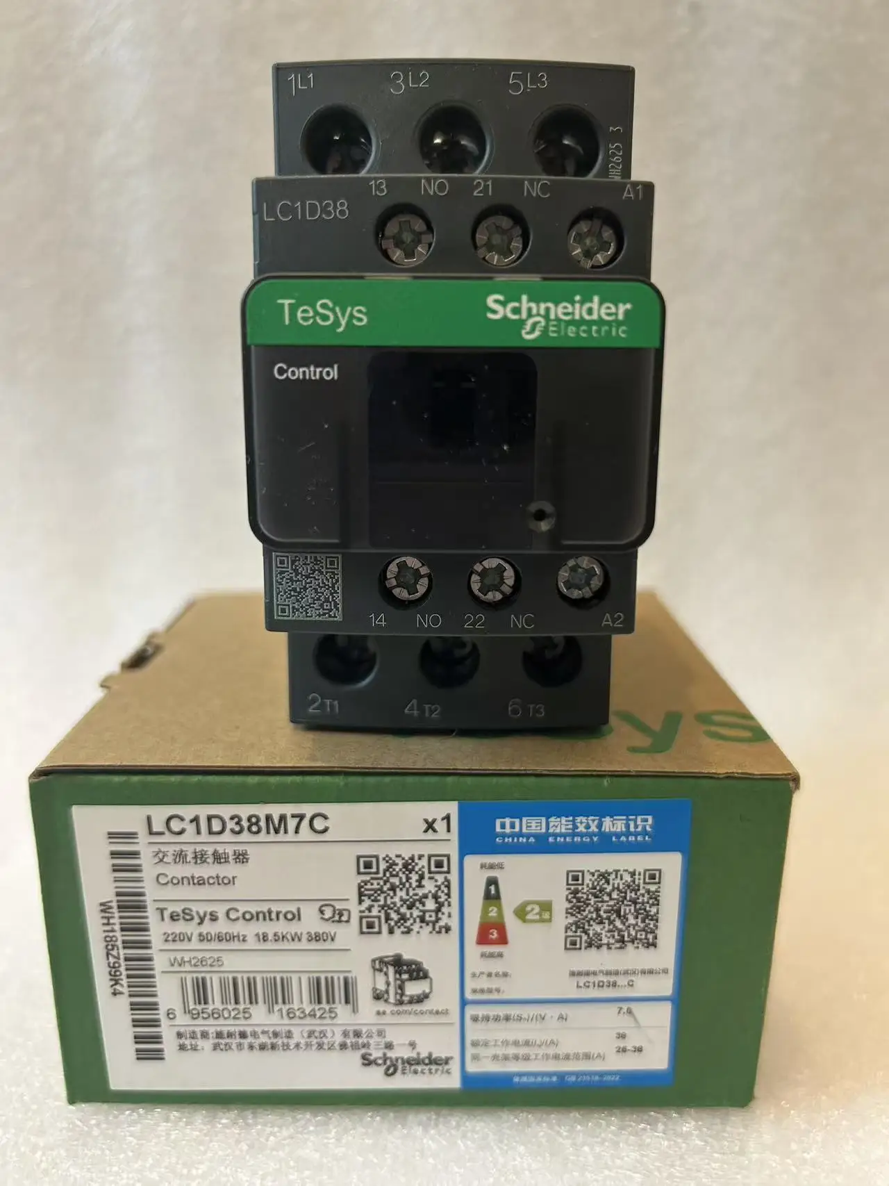 LC1D38M7C LC1D38M7 contactor - 3P(3 NO) - AC-3 - = 440 V 38 A - 220 V AC 50/60 Hz coil