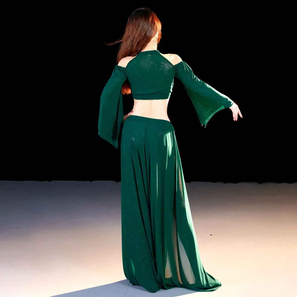 

Новый женский костюм для восточных танцев, комплект для выступлений, осенне-зимний, ручной работы, с бриллиантами, для занятий и выступлений