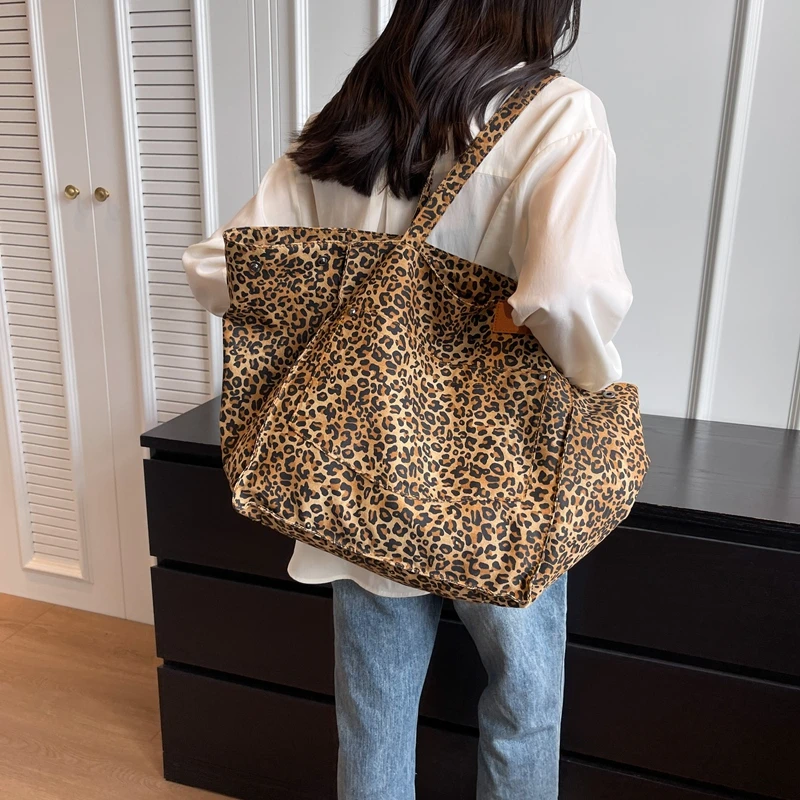 Oversize Shopper Bag For Women Fashion Brown Leopard Shoulder Bag Female Large Capacity Travel Bag Portable Vacation Beach Bag