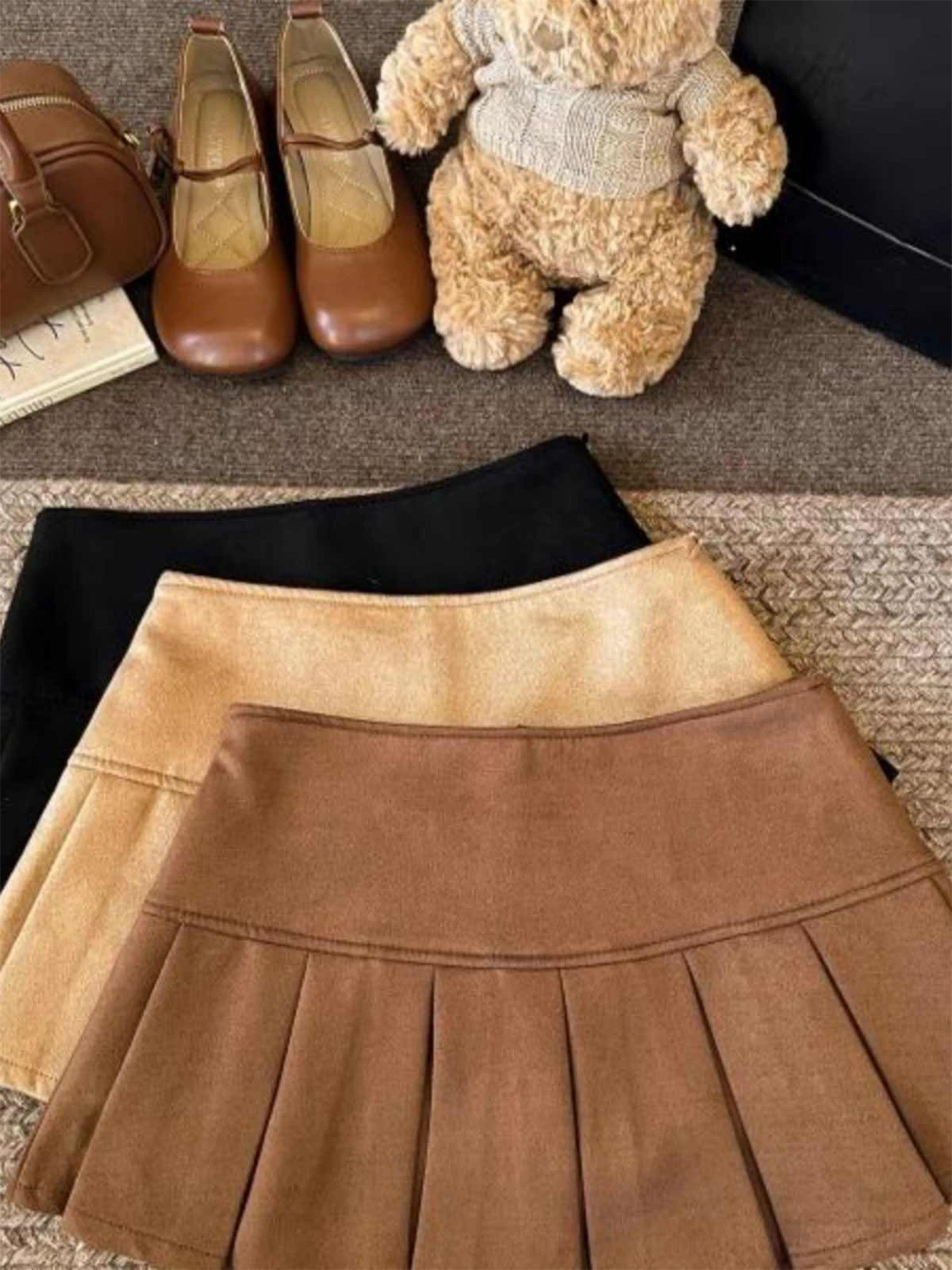 

Women's Khaki PU Leather Shorts Skirt Vintage Y2k Micro Skirt Harajuku Mini Pleated Skirts Emo 2000s Fashion Clothes Summer 2025