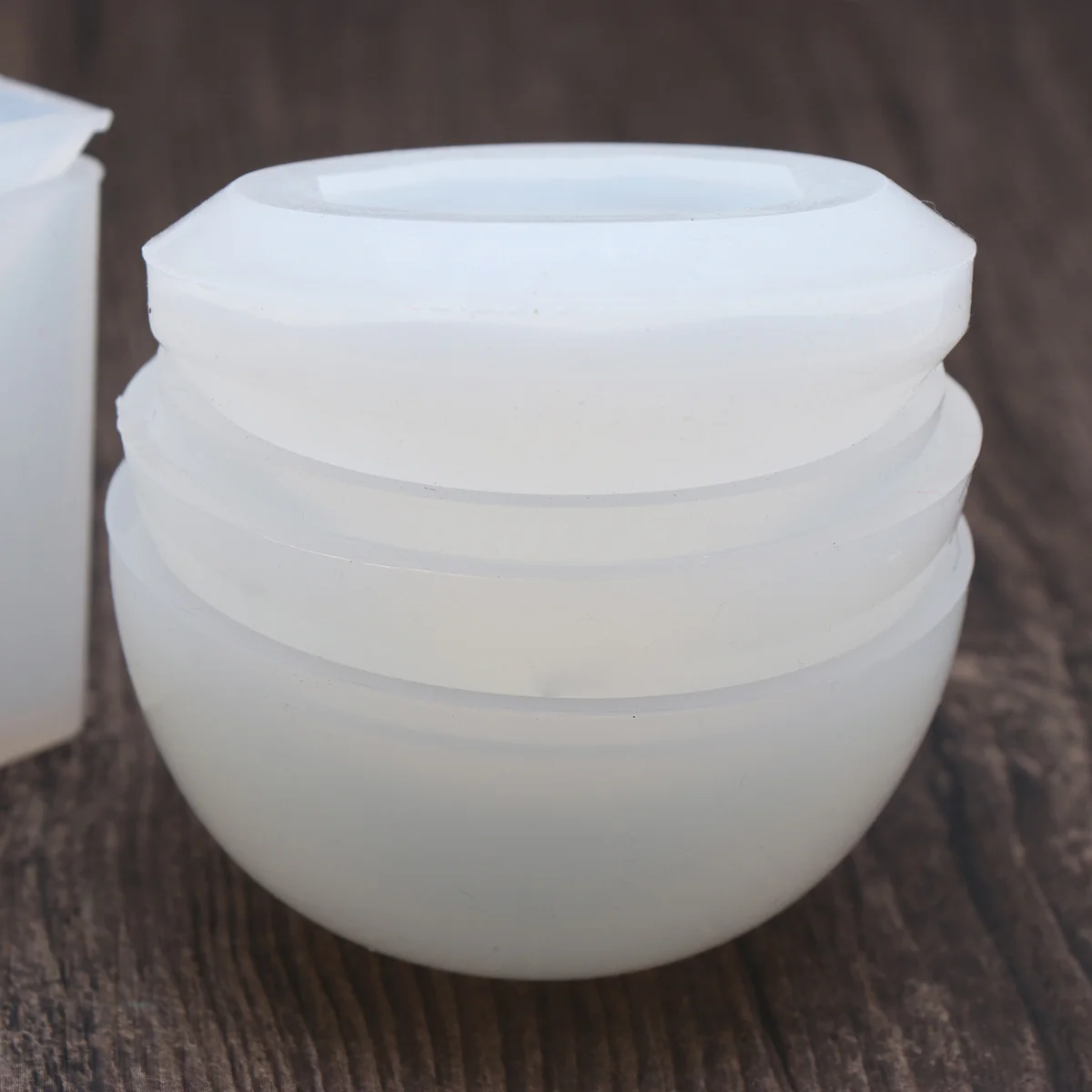 

4Pcs White DIY Epoxy Gel Mold Simple Silicone Cake Decorating Bakeware Cupcake Dessert Soap Moulds Pyramid Cube Sphere Ocean