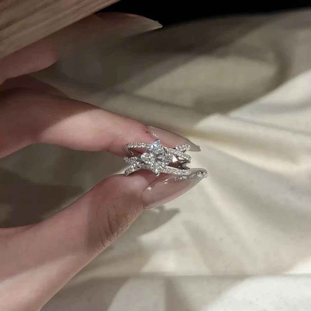 Luxurious 925 sterling silver cross-shaped diamond ring, women's style that is versatile and adjustable, star-shaped model ring