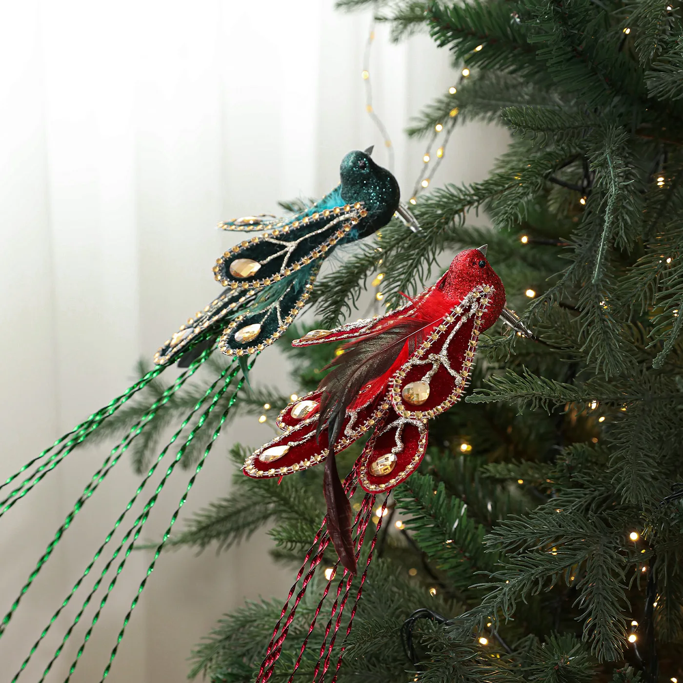 

Christmas Tree Bird Flying Bird Sticky Drill Clip Colorful Feather Simulation Bird Gardening Tree Branch Decoration Props Layout