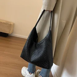 2023 New Fashion Women Shoulder Bag Large-capacity Leisure Commuting Bag with Pouch PU Woven Tote Bag Soft Satchel Hobo Bag