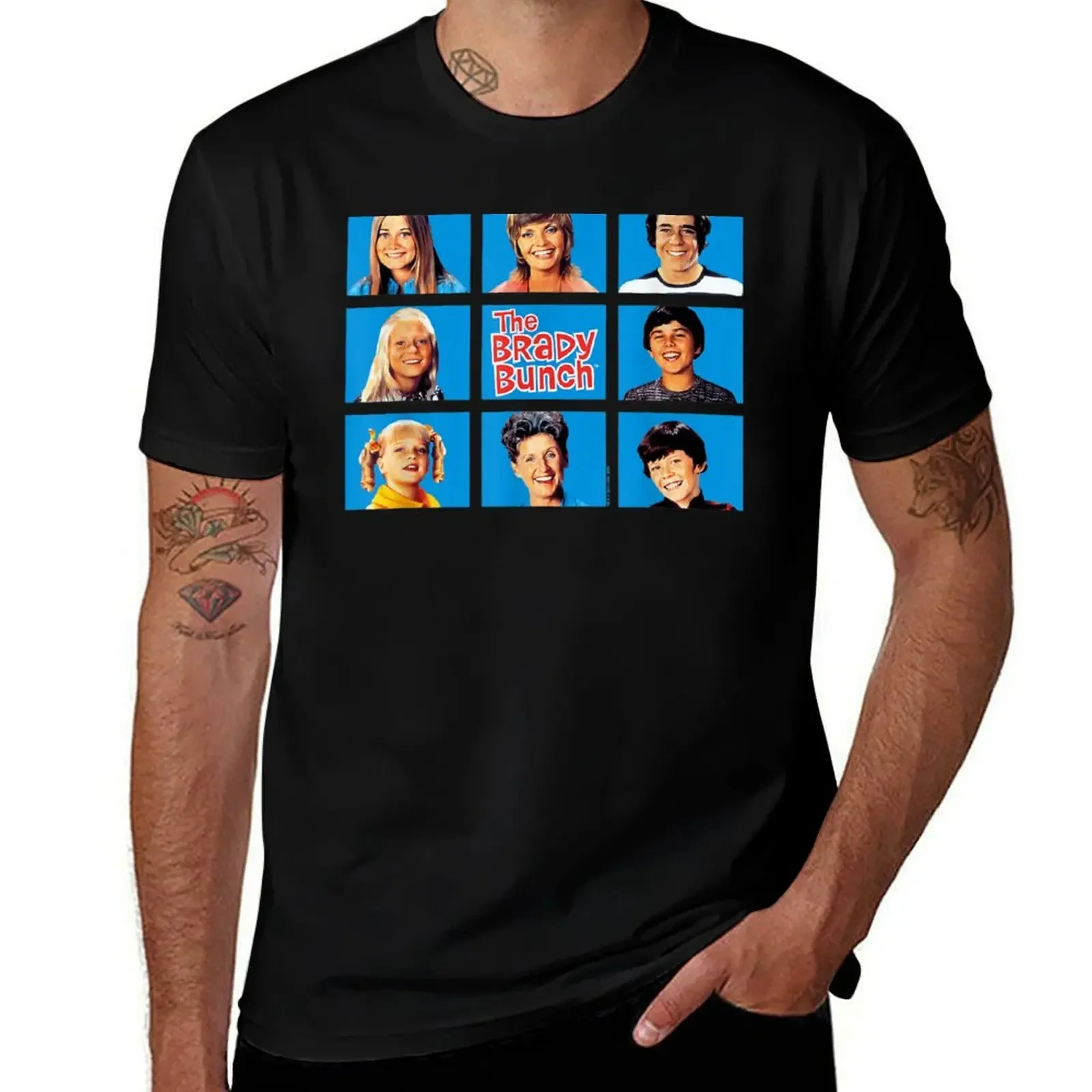 

Brady Bunch Framed T-Shirt football t shirt Short sleeve tee plus size men clothing