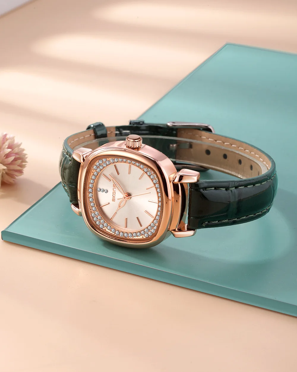 Internet celebrity retro small square watch black gold small square candy simple and versatile waterproof quartz watch for women