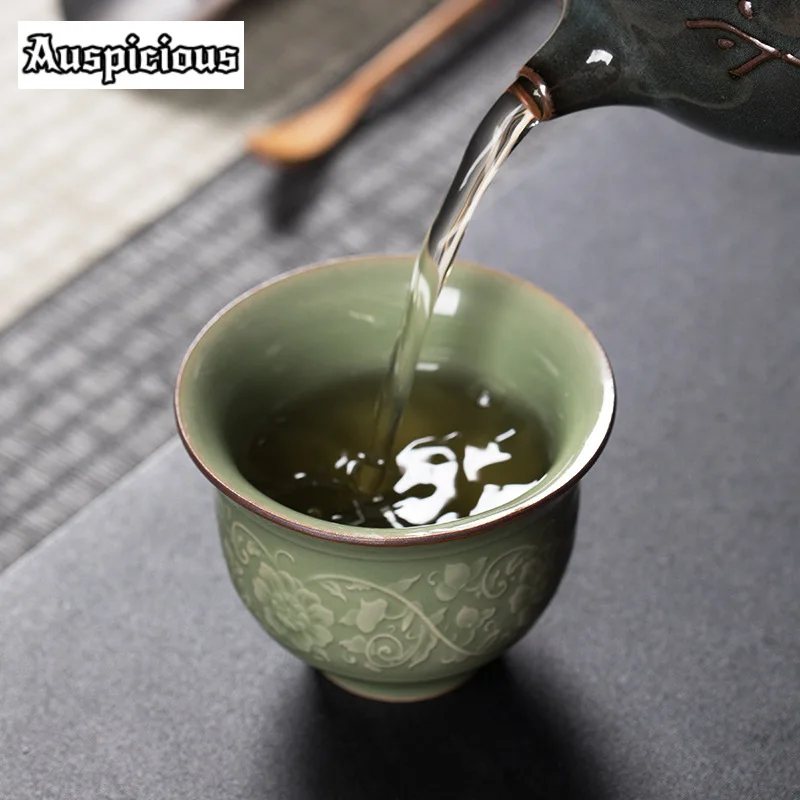 30ml Antique Glazed Longquan Celadon Teacup Interlocking Lotus Pattern Master Cup Chinese Meditation Cup Tea Bowl Kung Fu Teaset