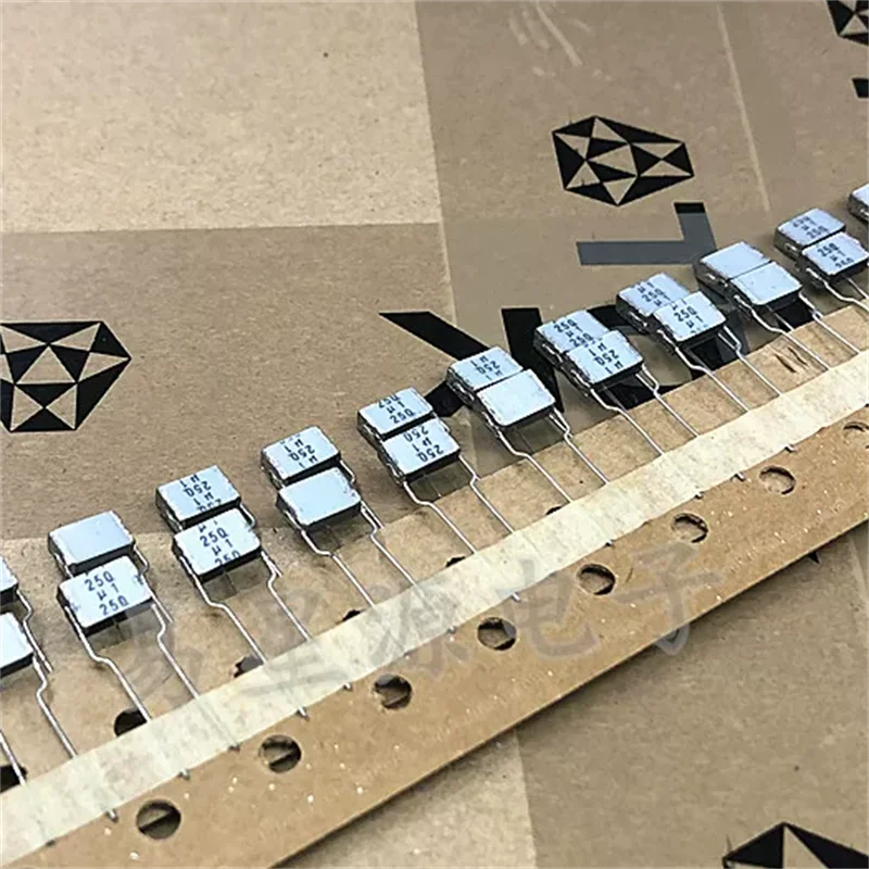 0.1UF 250V 250V104 100NF U1 thousand layer cake fever infinite capacitor