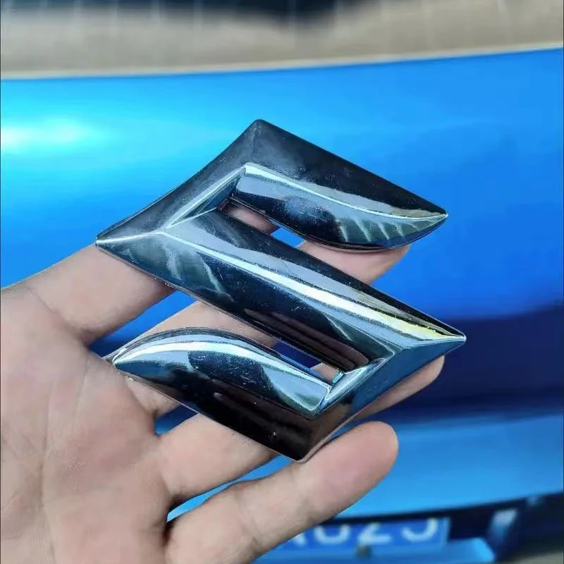 سيارة الجبهة الخلفية شعار السيارات مصبغة شعار ملصق اكسسوارات لسوزوكي جيمي سويفت الساموراي فيتارا SX4 ألتو كايزر Ingnis DZire