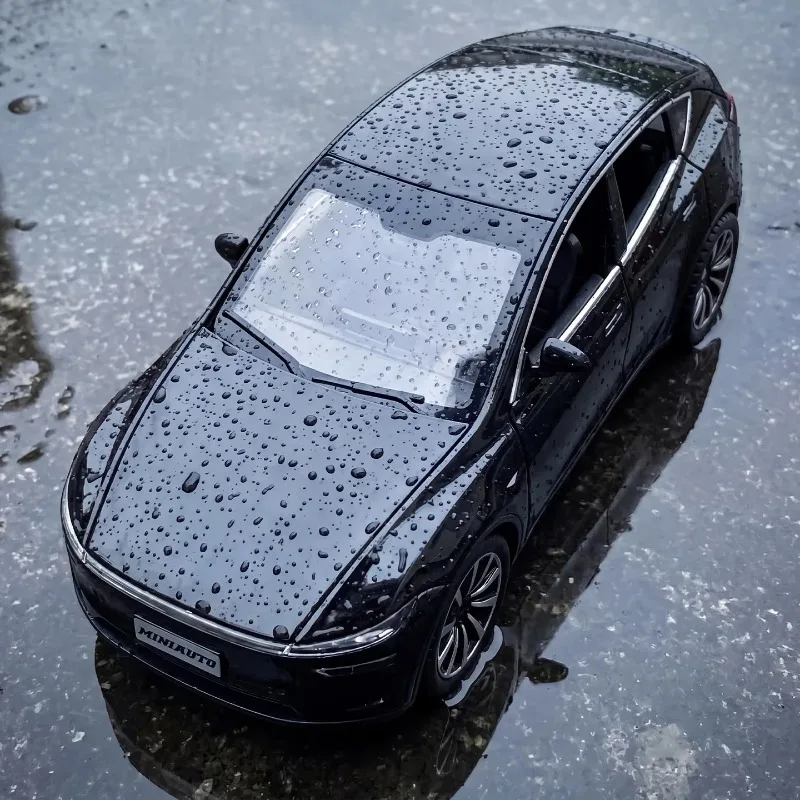 1:24 Model Y Facelift Off Road SUV Alloy Metal Diecast Model Car Boy’s High Simulation Miniature Holiday Present Ornament Toy