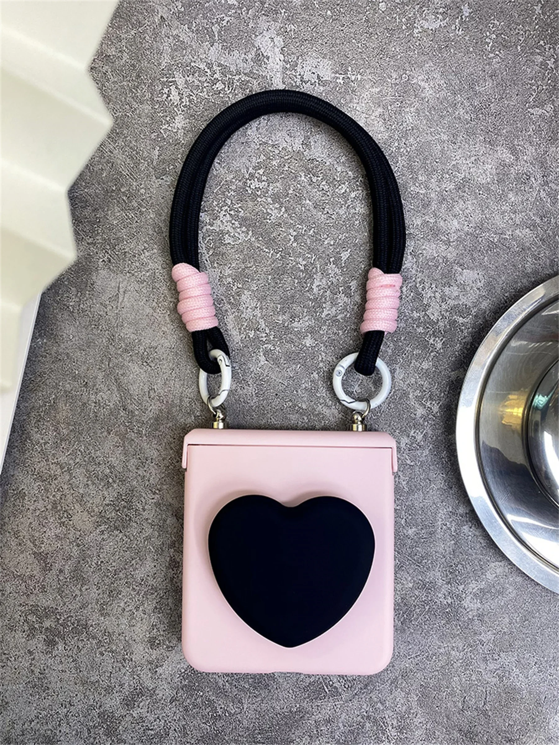 for Moto Razr 60 50 40 Ultra Razr Plus 2023 2024 2025 Luxurious 3D Love Heart Bracket Pink Case With Portable Hand Strap Cover