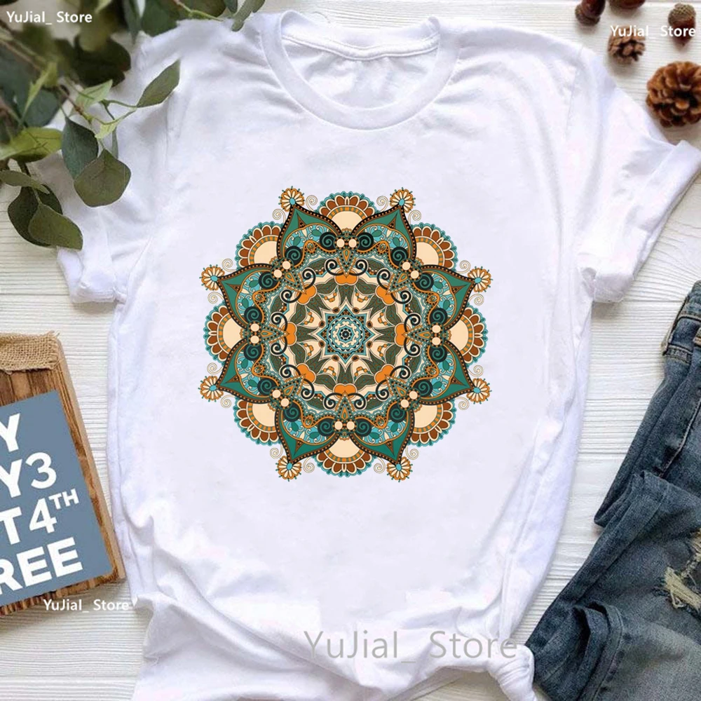 Camiseta de moda de verano para niñas, Camiseta con estampado de colorida mariposa y meditación, camiseta Harajuku para mujer, ropa de estética artística, camiseta blanca